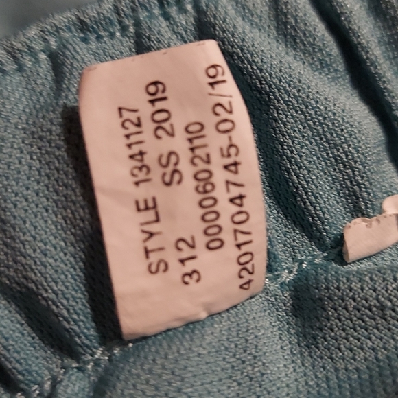 ⭐️3/$30 UA HeatGear shorts,  youth medium,  teal - Picture 6 of 9